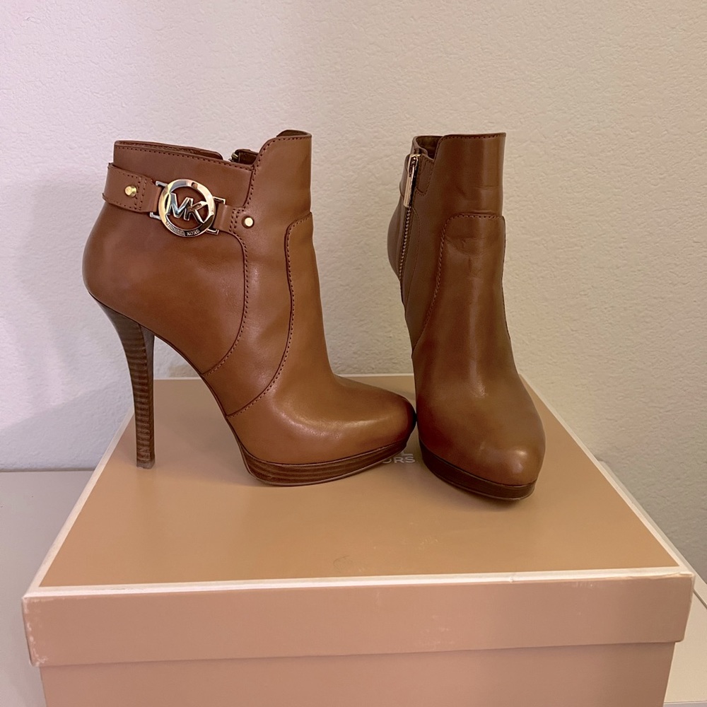 MICHAEL Michaels Kors Wyatt Women’s Bootie